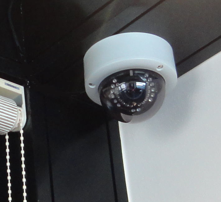 フルハイビジョン高解像度 屋内ドームカメラ 223万画素